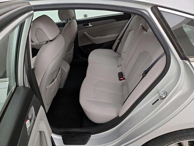 Photo of 2015 Silver Hyundai SONATA