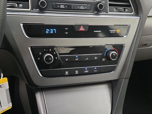 Photo of 2015 Silver Hyundai SONATA