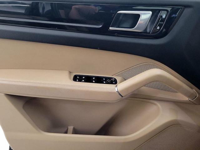 Photo of 2021 Blue Porsche Cayenne