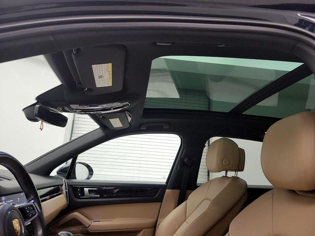 Photo of 2021 Blue Porsche Cayenne