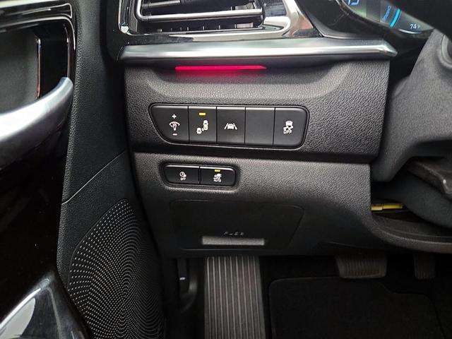 Photo of 2022 White Kia Niro EV
