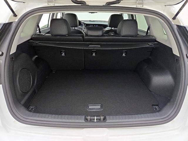 Photo of 2022 White Kia Niro EV