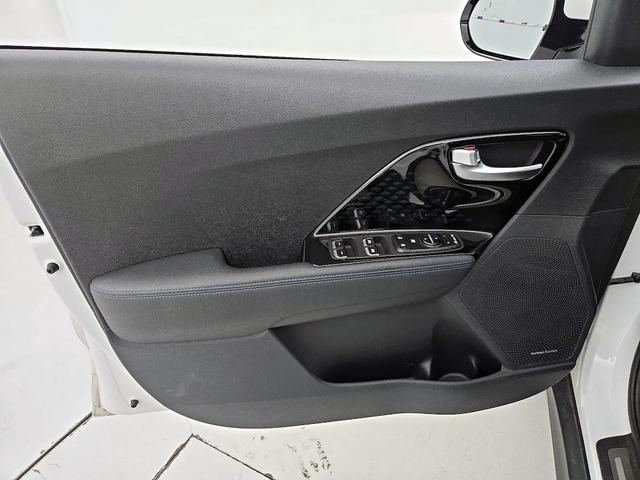 Photo of 2022 White Kia Niro EV