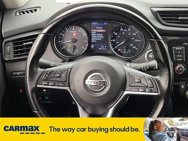 Photo of 2020 Silver Nissan Rogue