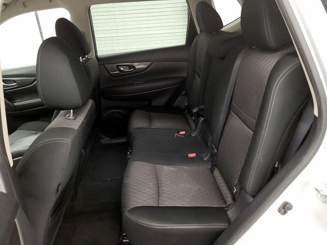 Photo of 2020 Silver Nissan Rogue