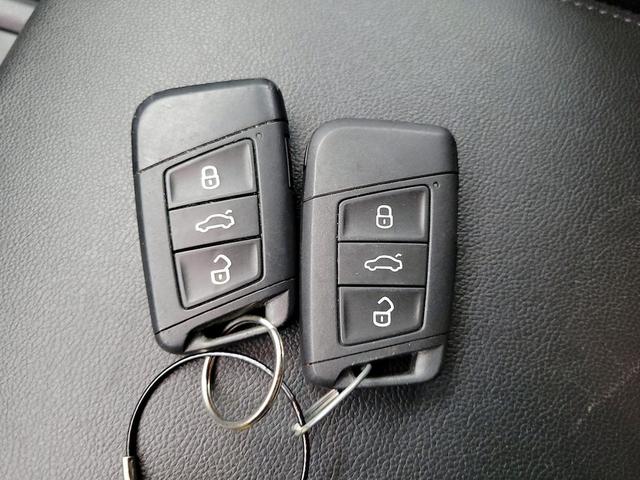 Photo of 2019 Blue Volkswagen Atlas