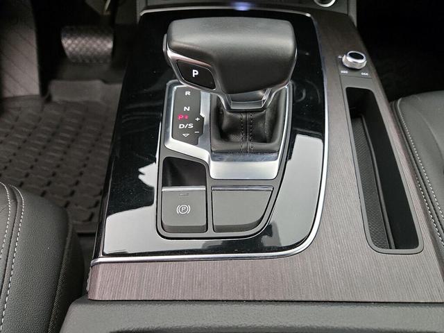 Photo of 2022 Black Audi Q5
