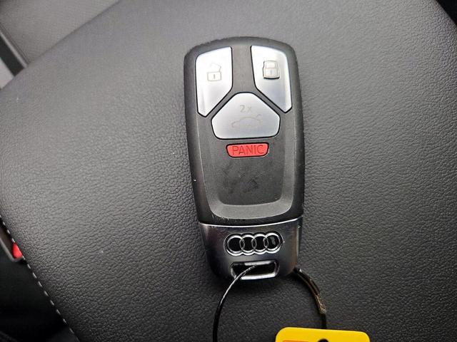 Photo of 2022 Black Audi Q5