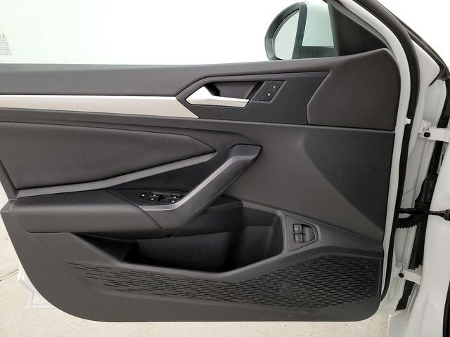 Photo of 2021 White Volkswagen Jetta