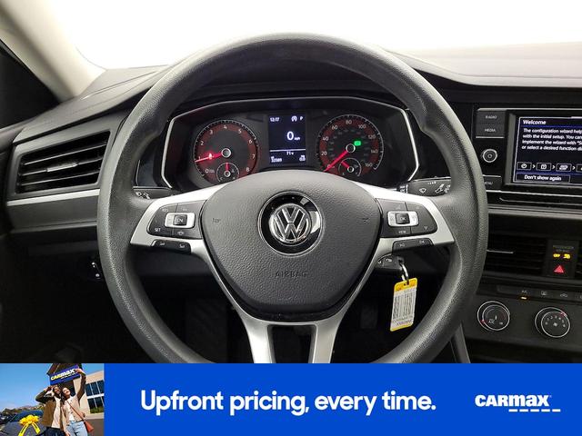 Photo of 2021 White Volkswagen Jetta
