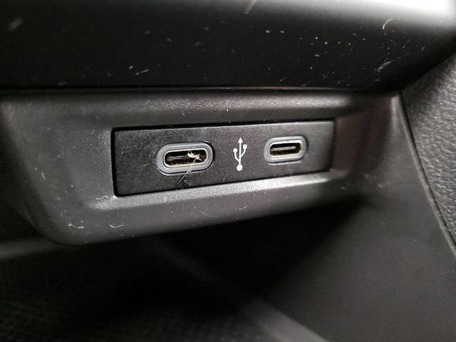 Photo of 2021 White Volkswagen Jetta