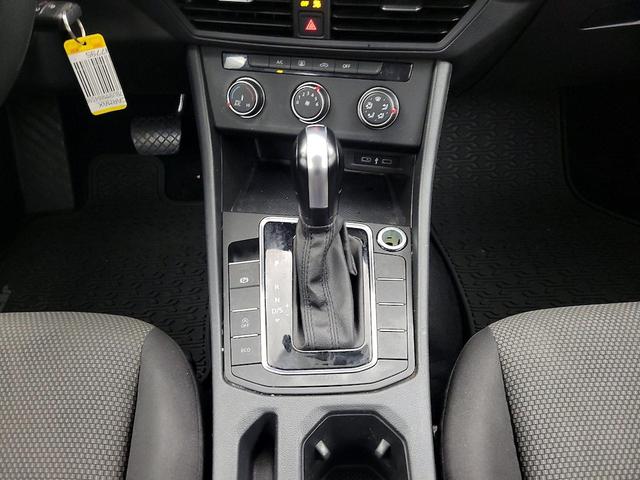 Photo of 2021 White Volkswagen Jetta