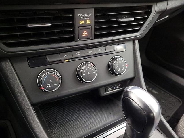 Photo of 2021 White Volkswagen Jetta