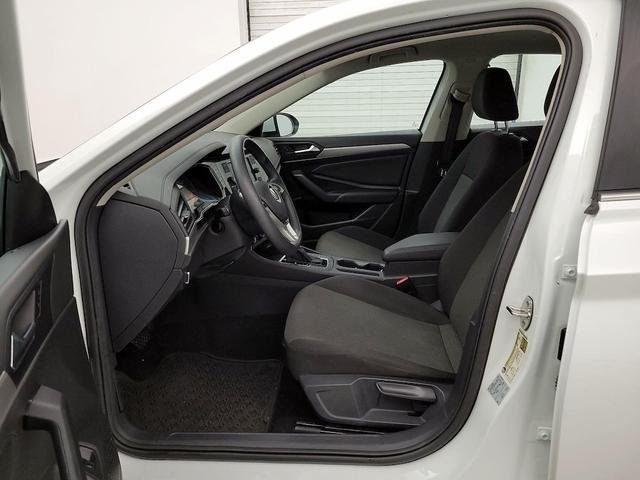 Photo of 2021 White Volkswagen Jetta