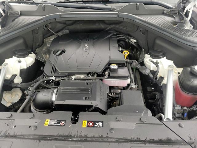 Photo of 2021 White Genesis GV80