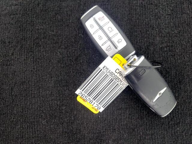 Photo of 2021 White Genesis GV80