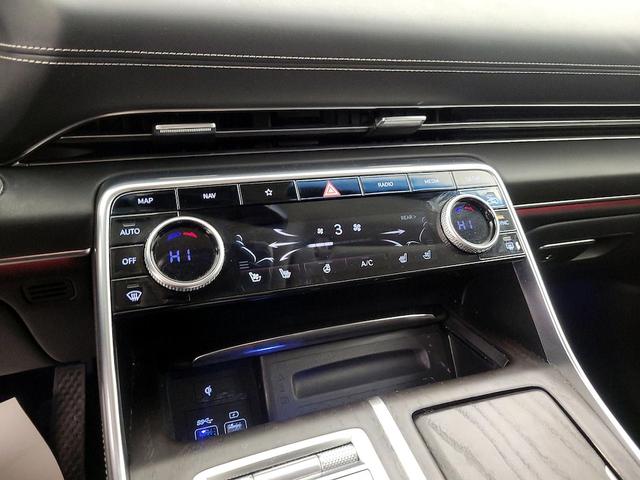 Photo of 2021 White Genesis GV80
