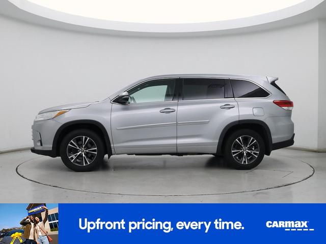 Photo of 2018 Gray Toyota Highlander