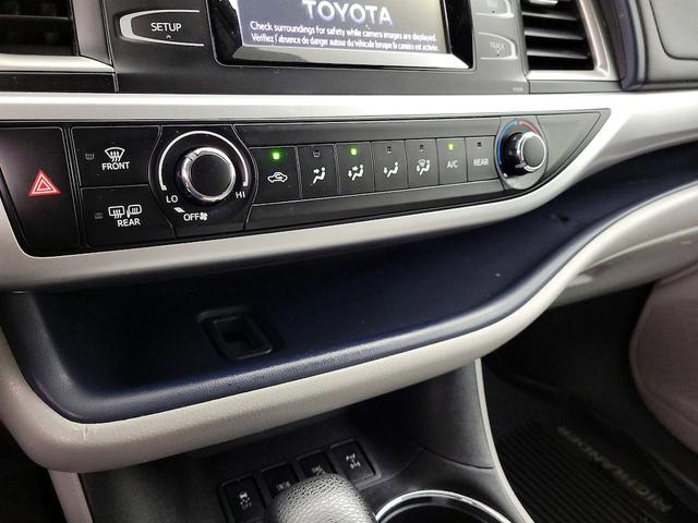 Photo of 2018 Gray Toyota Highlander