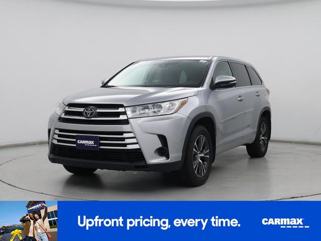 Photo of 2018 Gray Toyota Highlander