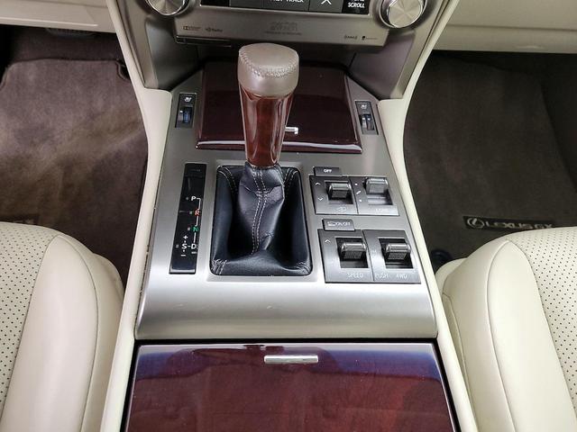 Photo of 2017 White Lexus GX 460