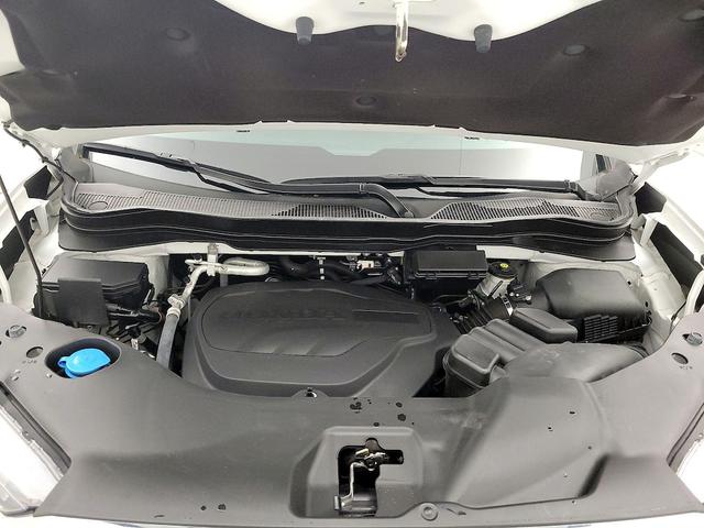 Photo of 2023 White Honda Ridgeline