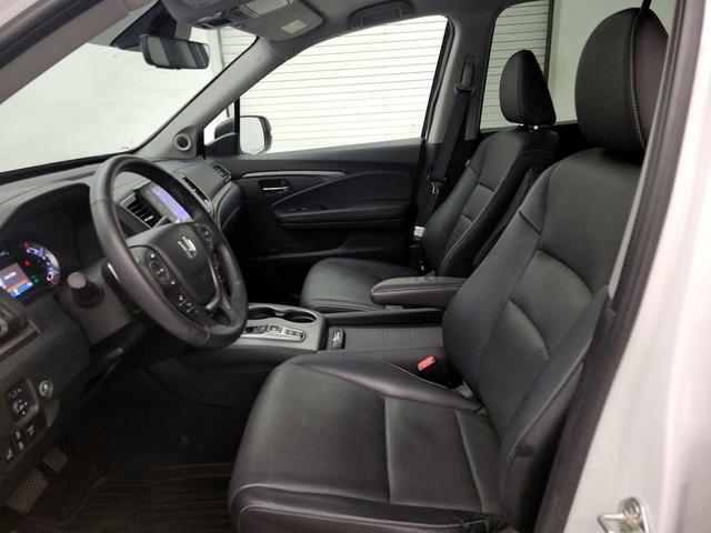Photo of 2023 White Honda Ridgeline