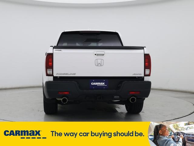 Photo of 2023 White Honda Ridgeline