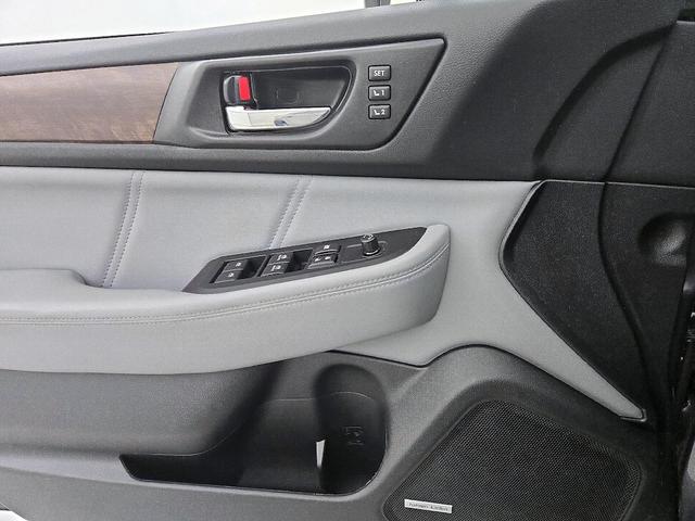 Photo of 2018 Gray Subaru Outback