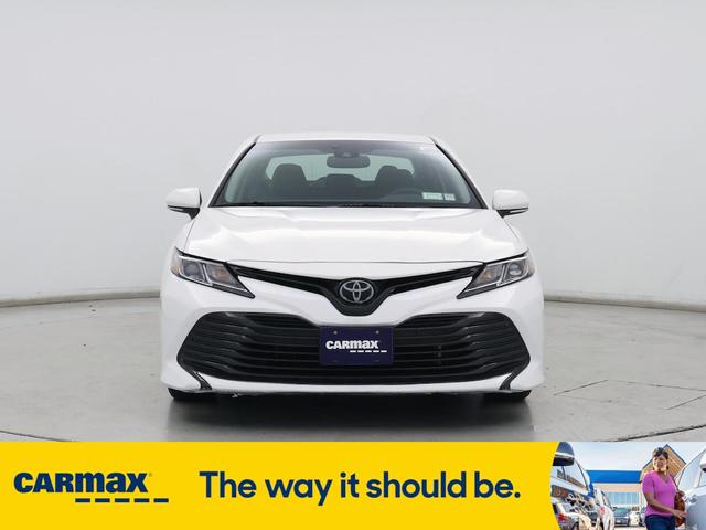 Photo of 2018 White Toyota Camry