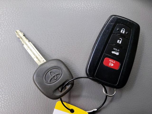 Photo of 2018 White Toyota Camry