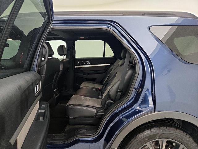 Photo of 2017 Blue Ford Explorer