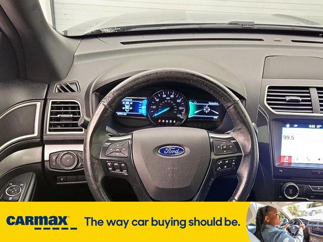 Photo of 2017 Blue Ford Explorer