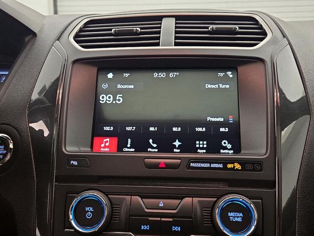 Photo of 2017 Blue Ford Explorer