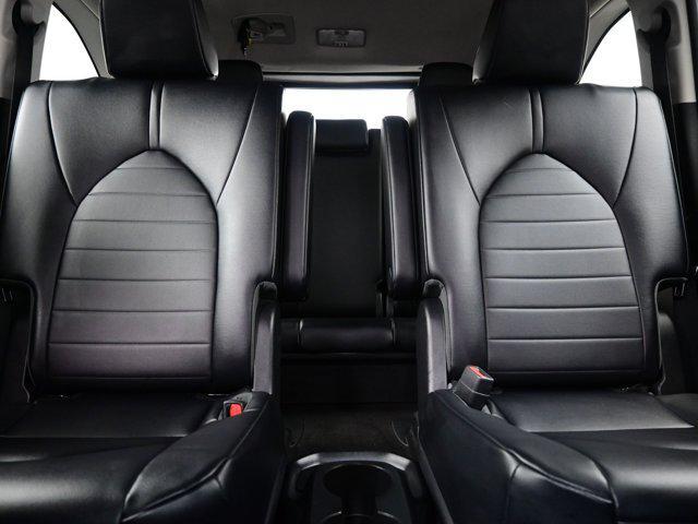 Photo of 2023 Celestial Silver Metallic Toyota Highlander Hybrid