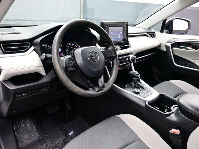 Photo of 2022 White Toyota RAV4 Hybrid