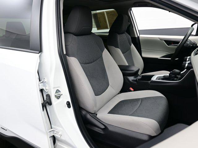 Photo of 2022 White Toyota RAV4 Hybrid