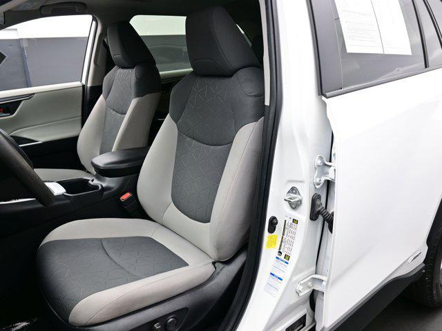 Photo of 2022 White Toyota RAV4 Hybrid