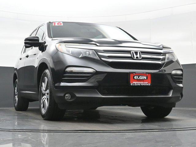 Photo of 2016 Crystal Black Pearl Honda Pilot