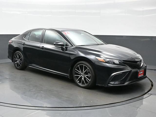 Photo of 2024 Midnight Black Metallic Toyota Camry