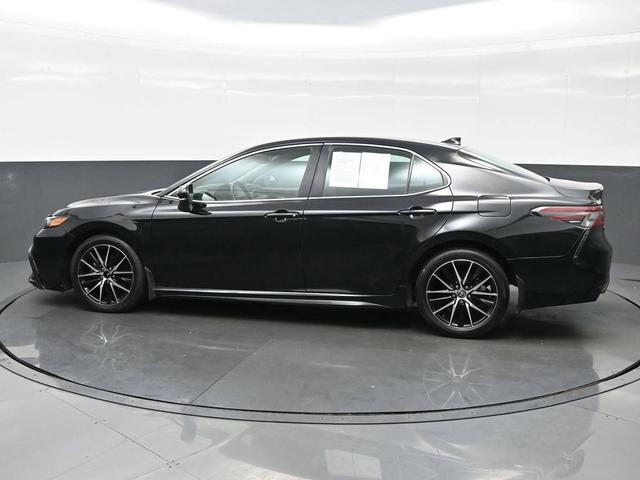 Photo of 2024 Midnight Black Metallic Toyota Camry