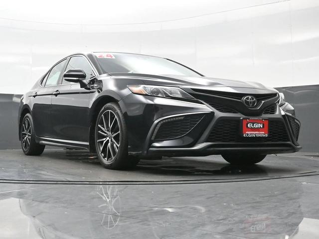 Photo of 2024 Midnight Black Metallic Toyota Camry