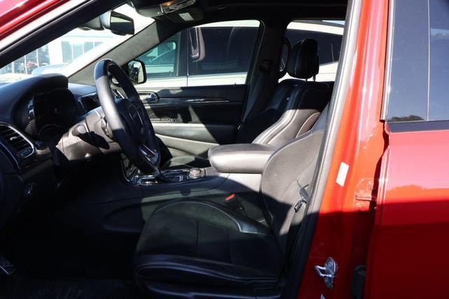 Photo of 2016 Redline 2 Coat Pearl Jeep Grand Cherokee