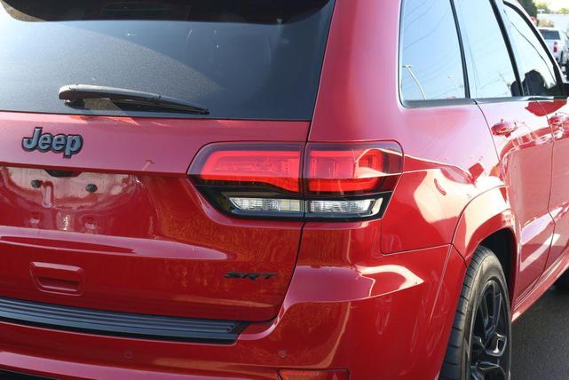 Photo of 2016 Redline 2 Coat Pearl Jeep Grand Cherokee
