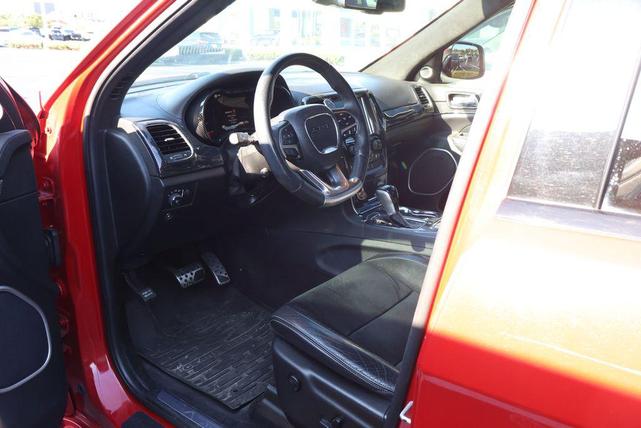 Photo of 2016 Redline 2 Coat Pearl Jeep Grand Cherokee