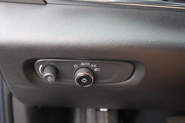 Photo of 2023 Northsky Blue Metallic Chevrolet Traverse