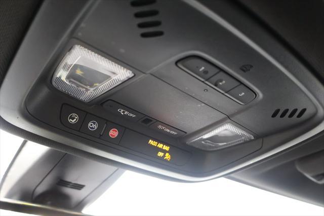Photo of 2023 Northsky Blue Metallic Chevrolet Traverse
