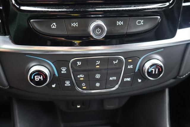 Photo of 2023 Northsky Blue Metallic Chevrolet Traverse