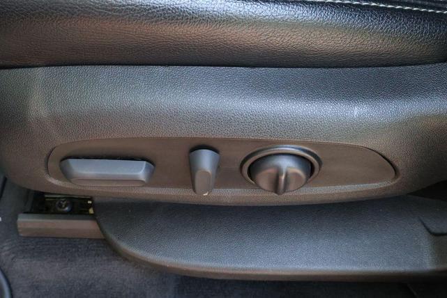 Photo of 2023 Northsky Blue Metallic Chevrolet Traverse