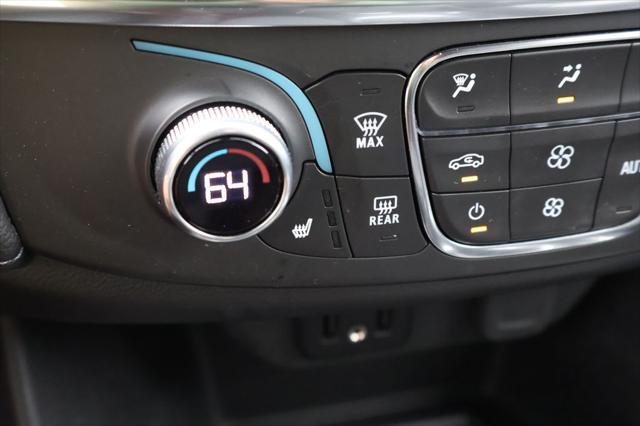 Photo of 2023 Northsky Blue Metallic Chevrolet Traverse